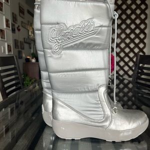Guess Brand snow boots. Silver. Worn 1x